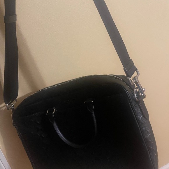 Unisex Black Leather Embossed Coach Shoulder/Computer Bag - Picture 10 of 12